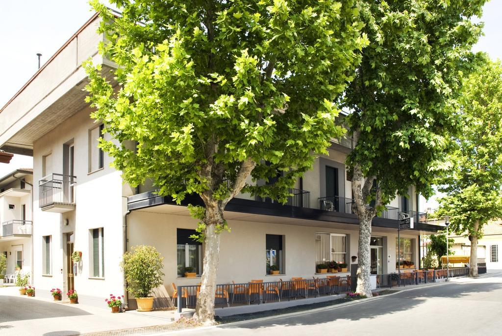 Hotel Sorriso San Mauro Mare Exterior photo