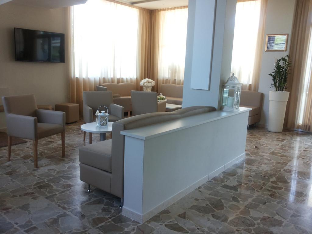 Hotel Sorriso San Mauro Mare Exterior photo